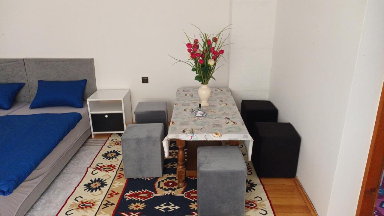 Almira Mujcic Apartment ซาราเยโว ภายนอก รูปภาพ